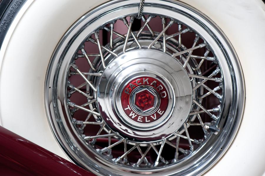  Packard Twelve Convertible Sedan 1933 года  (фото 20 из 29)